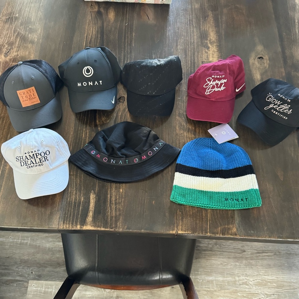Monat Hat Bundle